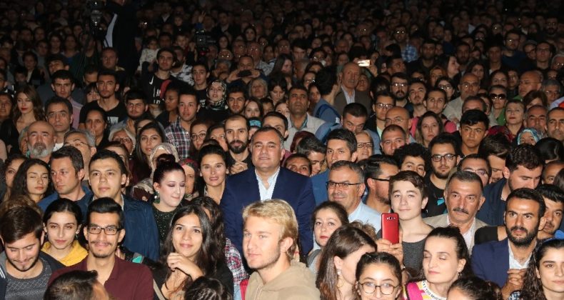 Alper Taşdelen en başarılı belediye başkanı