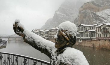 Amasya’ya yılın ilk karı yağdı