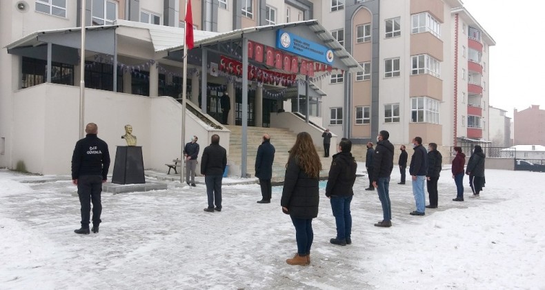 Ardahan’da tüm okullarından İstiklal Marşı sesleri yükseldi