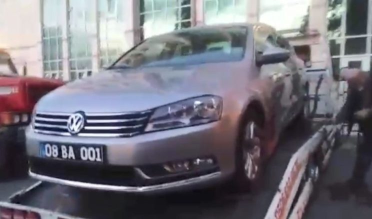 Arhavi Belediyesi makam aracına haciz