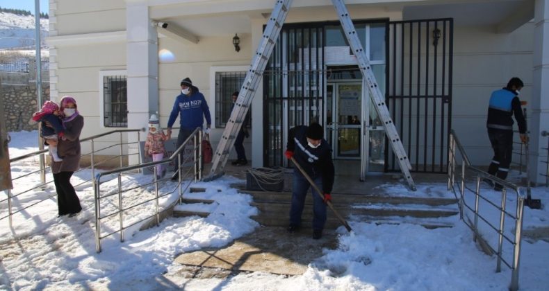 Aşı Olacak Çocukların Yardımına Kurtarma Ekipleri Yetişti