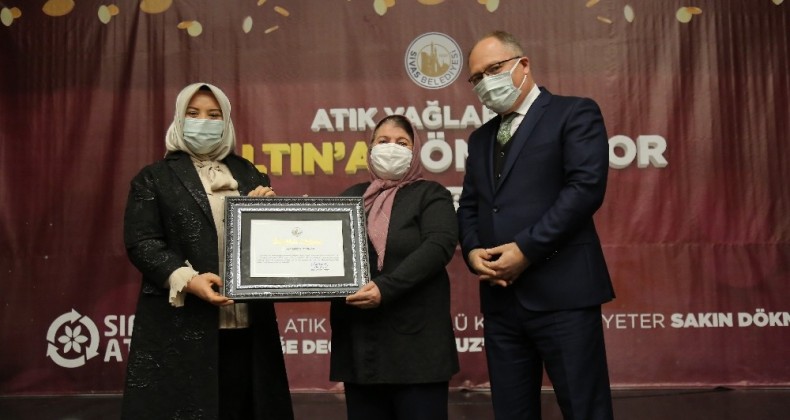 Atık yağ biriktirip çeyrek kazandılar