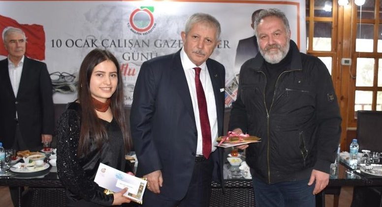 Gazetecilik büyük fedakârlık isteyen bir meslektir