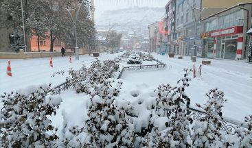 Bayburt güne karla uyandı