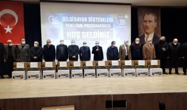 Bayrampaşa’da mahalle muhtarlarına bilgisayar desteği