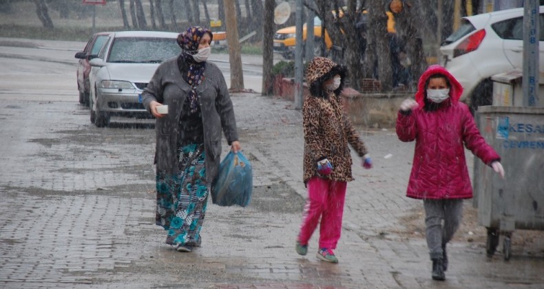 Beklenen kar yağışı Keşan’da başladı