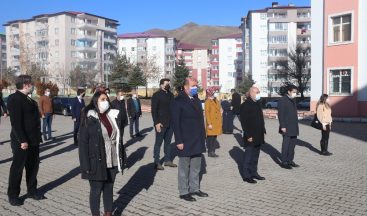 Bitlis’te bayrak töreni