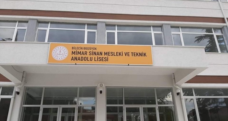 Bozüyük Mimar Sinan Mesleki ve Teknik Anadolu Lisesi ’Güvenli İnternet Etiketi’ almaya hak kazandı