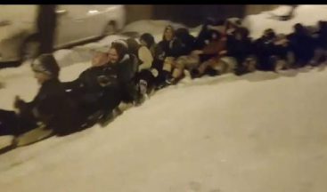 Bursa’da kar çılgınlığı…45 kadın aynı anda böyle kaydı