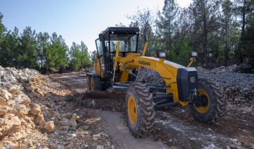Büyükşehir Belediyesinden Silifke’de tarım arazisi yolunda kapsamlı çalışma