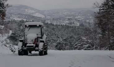 Çanakkale’nin ilçelerinde kar yağışı etkili oluyor