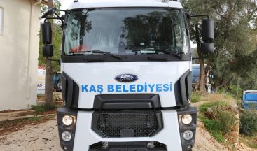 Çevre ve Şehircilik Bakanlığından Kaş Belediyesine hibe araç