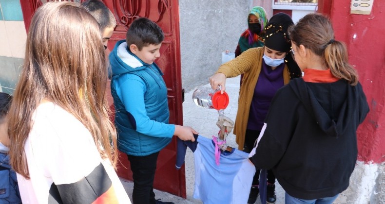 Çocukların yağmur duasına komşular ‘amin’ dedi