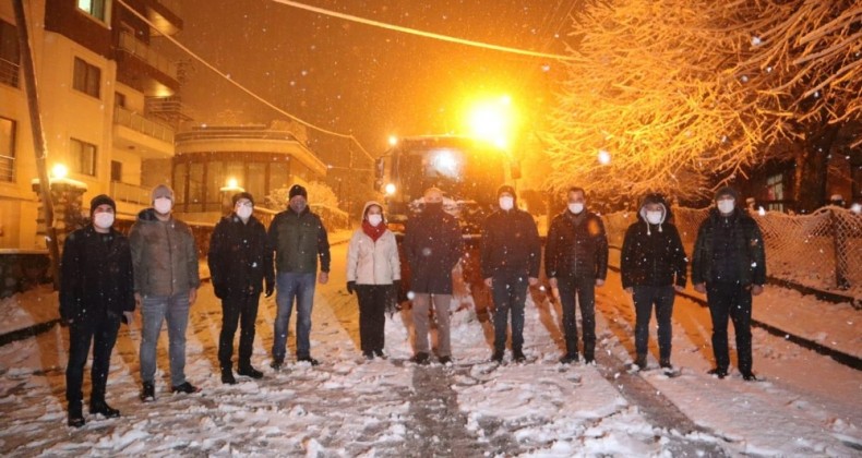 Düzce Belediyesinden kar mesaisi