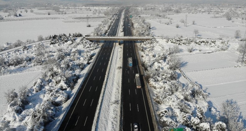 Düzce TEM Otoyolu 13 saat sonra trafiğe açıldı