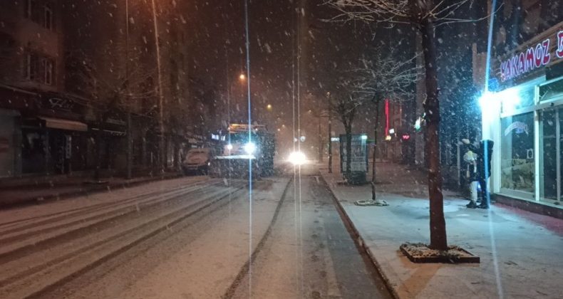 Düzce’de yağan kar kısıtlamayı unutturdu