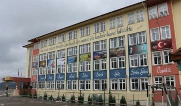 Genç öğretmen kansere yenik düştü