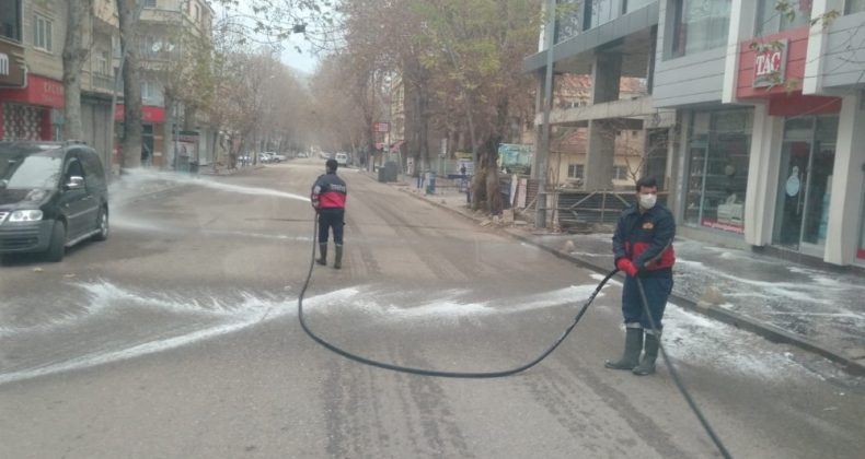 Gölbaşı’nda dezenfekte çalışmalarına devam ediyor