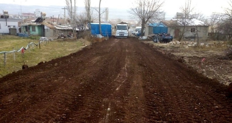 Gölbaşı’nda mahallelere yeni yollar açılıyor