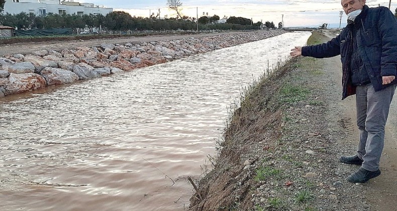 Gömeç’te taşkınlara neden derede hummalı çalışma