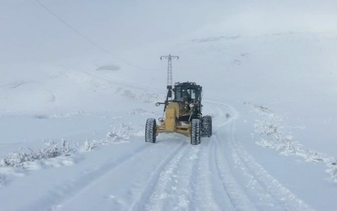 Hakkari’de kapalı yollar ulaşıma açıldı