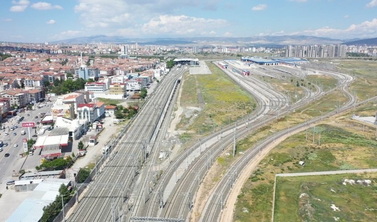 İstasyon Caddesi’nde yıllardır süren trafik sorunu çözülüyor