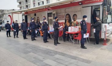 Jandarmadan Kızılay’a kan bağışı