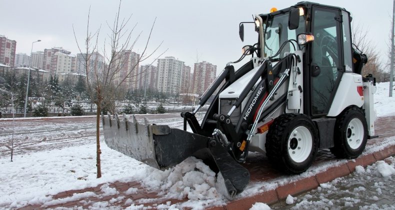 Kar yağdı, Talas Belediyesi anında müdahale etti