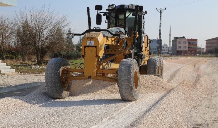 Karaköprü kırsalında yol çalışmaları sürüyor