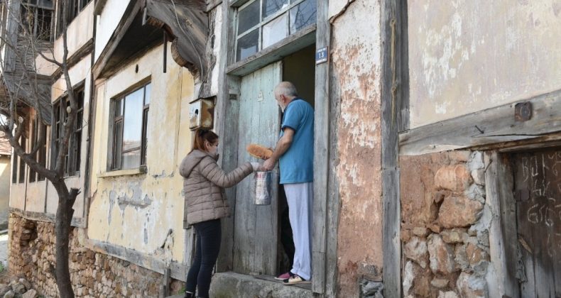 Kastamonu Belediyesinden pandemide 3 bin haneye temizlik hizmeti