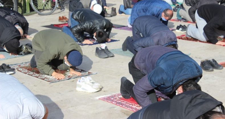 Kırklareli’nde yeni yılın ilk cuma namazı kılındı