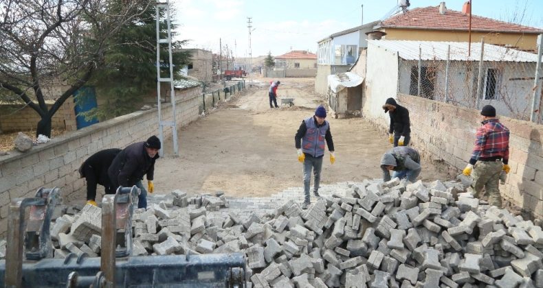 Kulpak Mahallesi’nde 10 bin metrekarelik parke yapımına başlandı