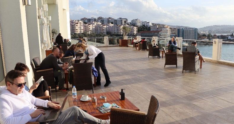 Kuşadası’ndan yeni yılın ilk günü izolasyonlu tatil manzaraları