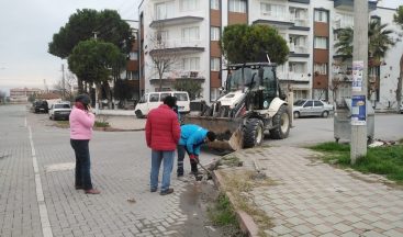 Mahalle muhtarından vatandaşlara “Yağmursuyu ızgaralarını temiz tutalım” çağrısı