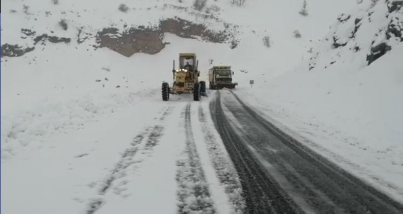 Malatya Büyükşehir’in kar mesaisi devam ediyor