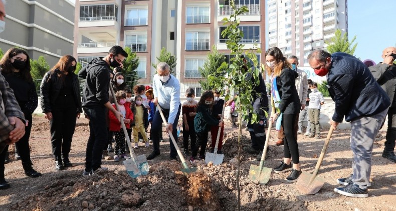 Mezitli’de turunç koruluğu açıldı