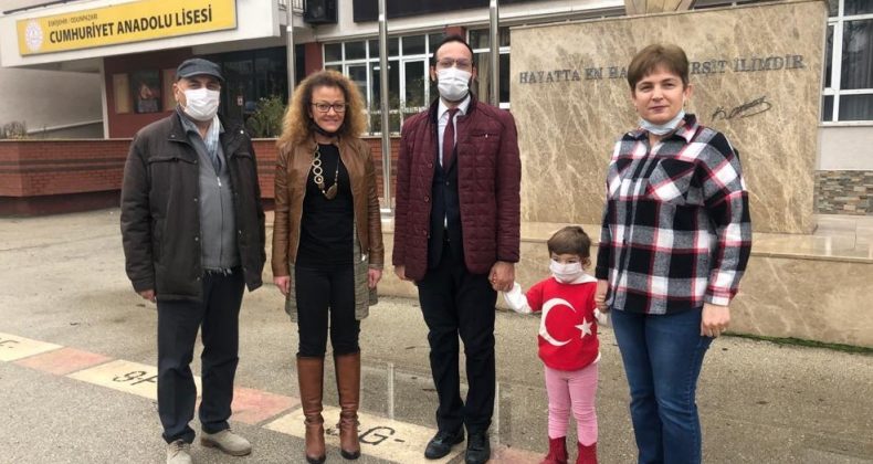 Minik Başak, bayrak töreni coşkusuna ortak oldu
