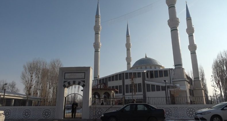 Muş’un ikinci büyük camisi Sungu’da ibadete açıldı