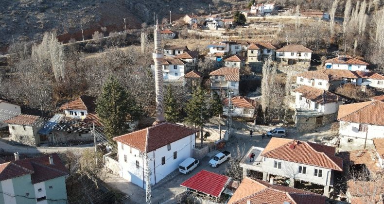 Osmanlı dönemine ait tarihi Üçköy Camii restore edildi