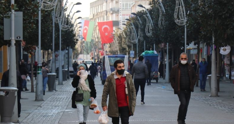 Sakarya’da 2021’e evlerinde giren vatandaşlar: