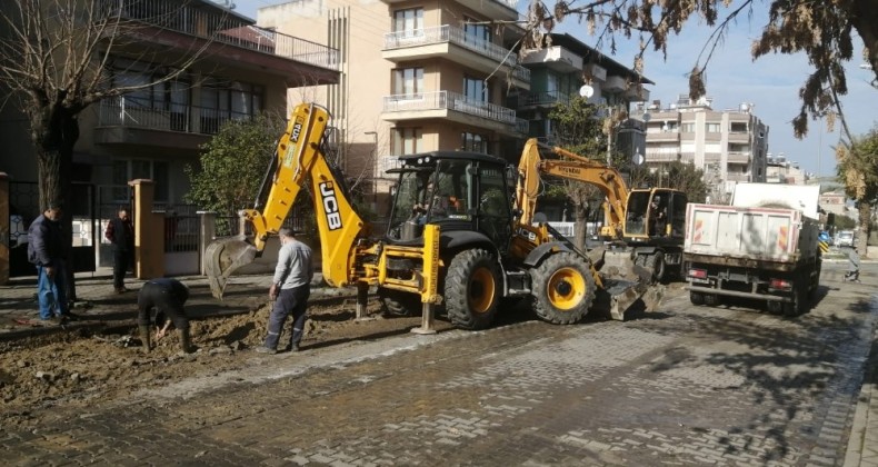 Salihli Belediyesi ekipleri yeni yıl kısıtlamasında sahada çalıştı