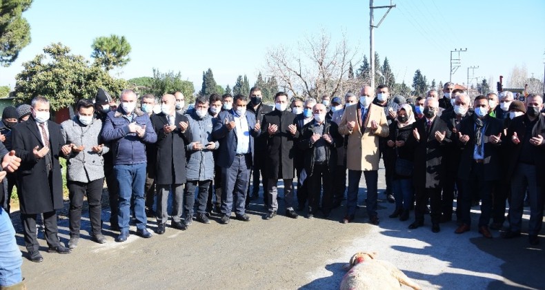 Salihli’de 16 kilometrelik beton yol dualarla açıldı