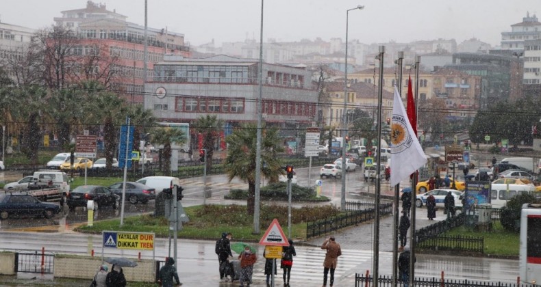 Samsun’da kar yağışı
