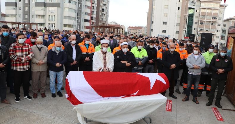 Servis kazasında ölen işçilere hüzünlü veda