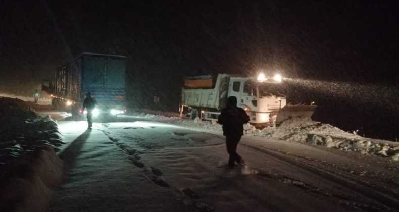 Sındırgı-Akihisar yolu trafiğe kapandı