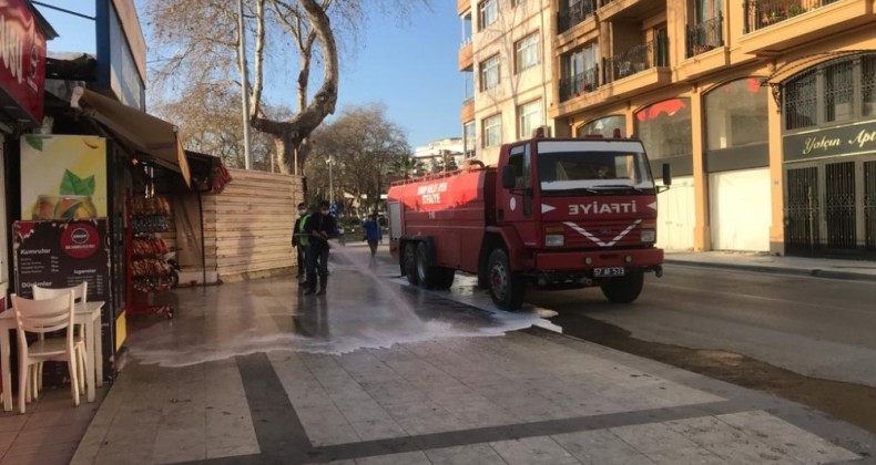 Sinop’ta sokaklar köpüklü suyla yıkandı