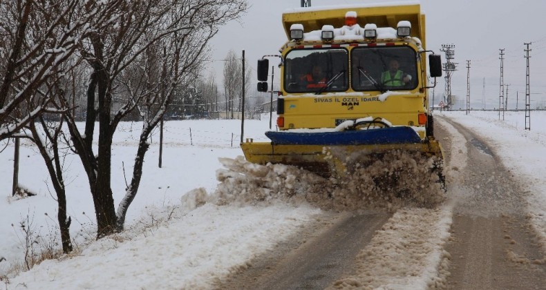 Sivas’ta 177 köy yolu ulaşıma kapandı