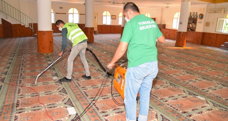 Toroslar’da dezenfekte çalışmaları aralıksız sürüyor