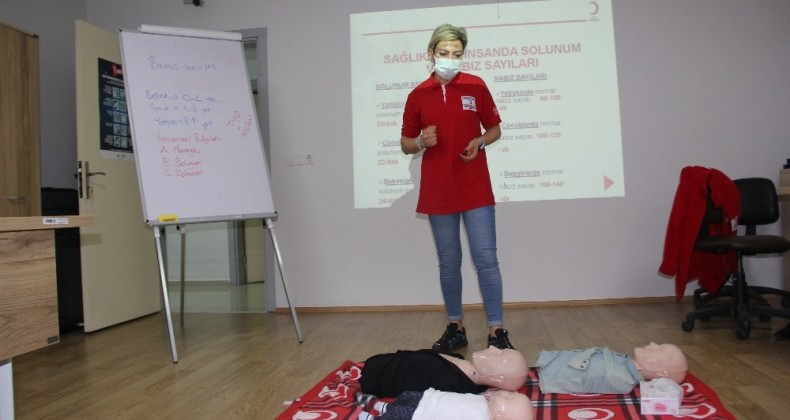 Türk Kızılay’ı Manisa Şubesi İlk Yardım Eğitim Merkezi ilk eğitimini verdi