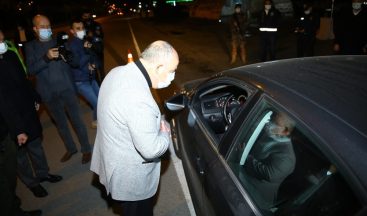 Yılbaşı gecesi görevdeki polislere moral ziyareti